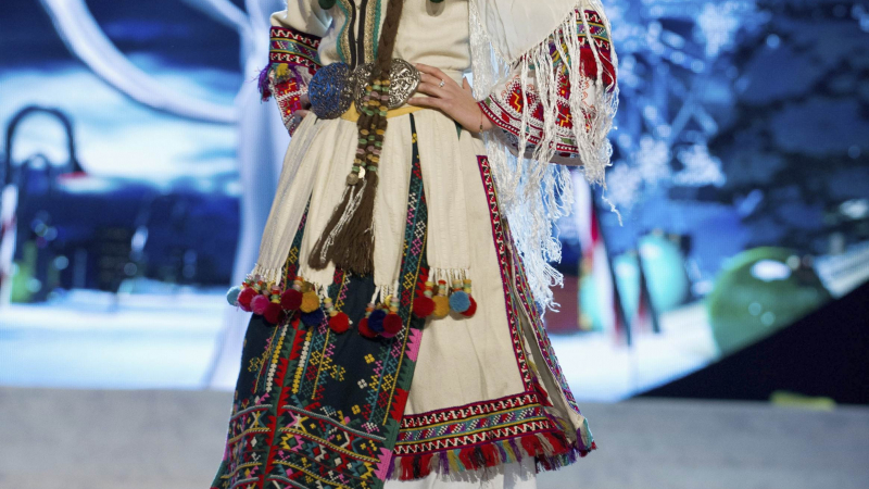 Мис България Вселена 2012 се яви с носия и на платформи в Лас Вегас