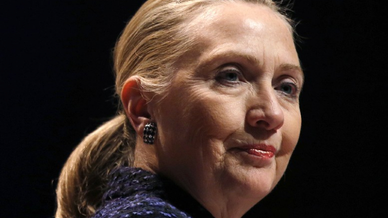 Лошият стомашен вирус продължава да мъчи Хилари Клинтън