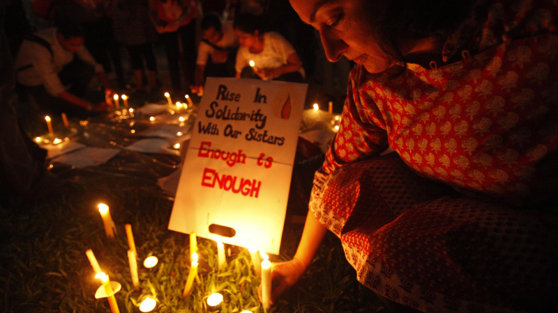 Изнасилената индийка преди да умре: Мамо, съжалявам, съжалявам!