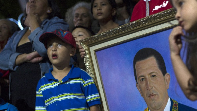 Венецуелците са в шок, чакат от властите истината за своя президент
