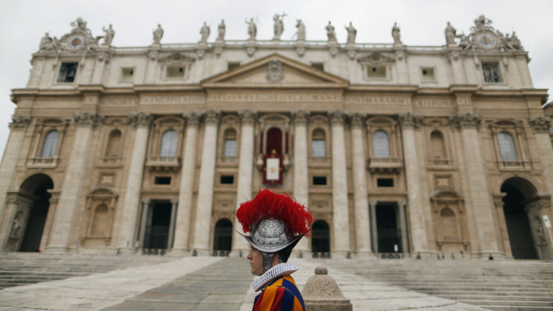 Ватикана ще приема само кеш от новата година
