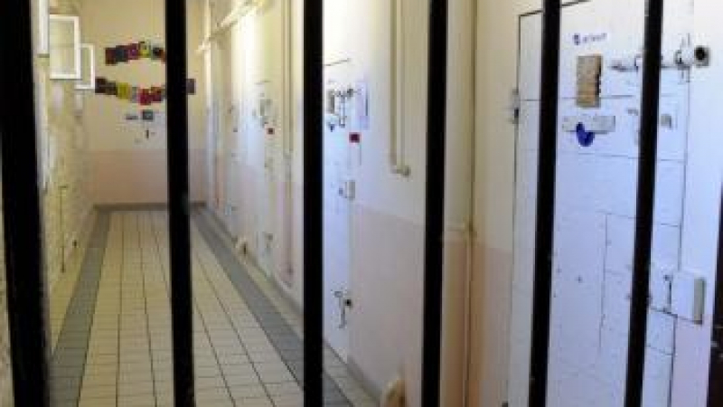 Българка се самозапали във френски затвор