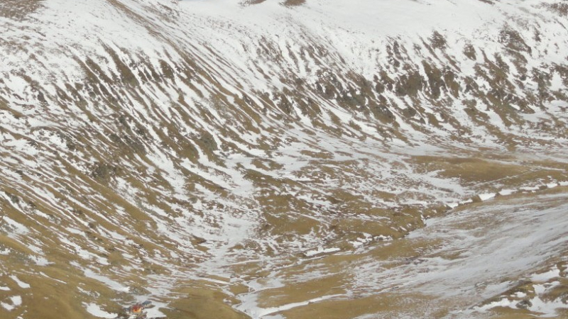 Хеликоптер докара трима замръзнали алпинисти от Седемте рилски езера