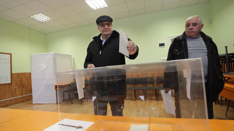 Костов го удари на политика в деня на референдума