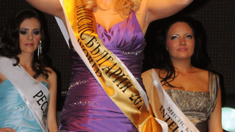 Заловиха с фалшиви 20 000 евро на мъжа на „Мисис България 2012” 