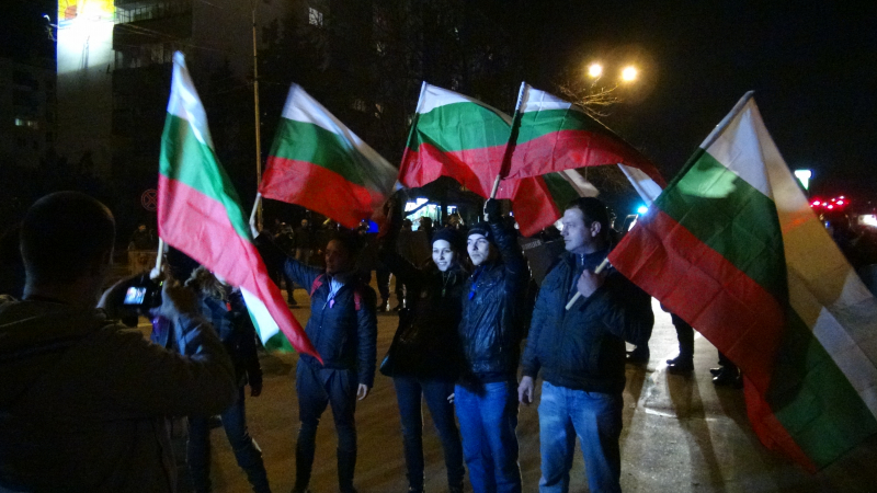 БЛИЦ TV: Вижте как жандармерията във Варна гази протестиращи!