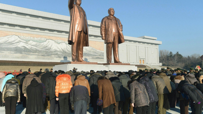 С нов паметник отбелязват рождения ден на Ким Чен Ир