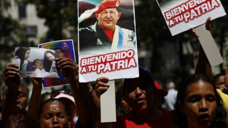 Уго Чавес покори отново Туитър