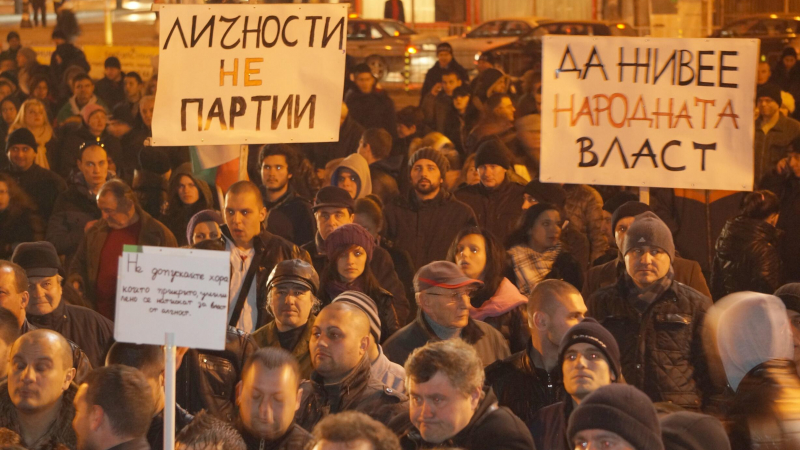 Протестиращите във Варна се скараха жестоко 