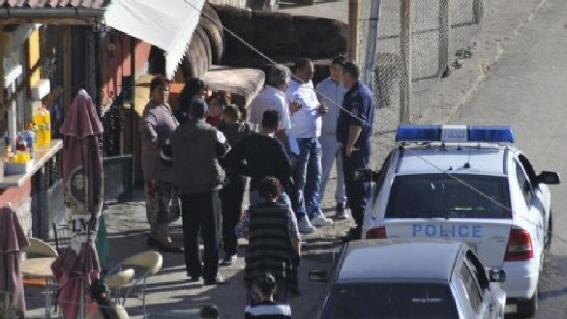 Роми раниха полицай в Петрич