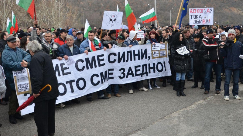 2000 души въстанаха в Сливен 