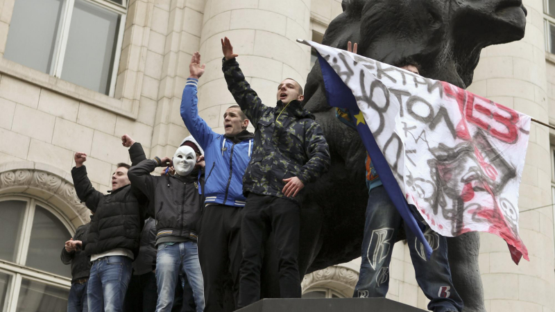Ножове, бокс и дрога пратиха трима демонстранти в IV РУП 