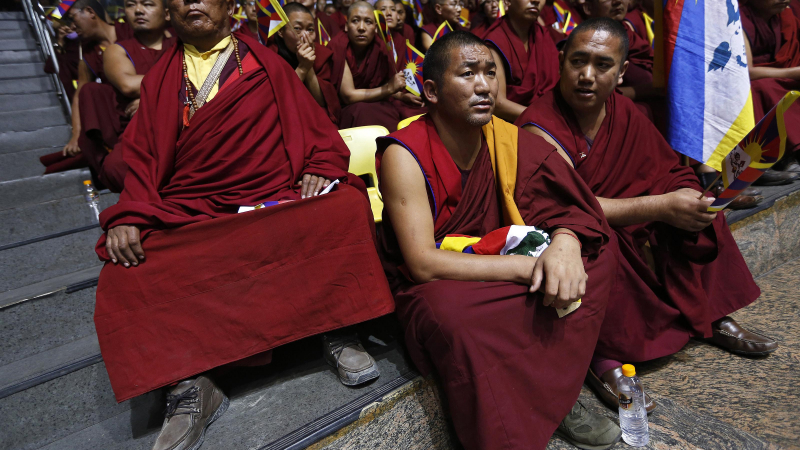 Тибетски монаси се самозапалиха и изгоряха