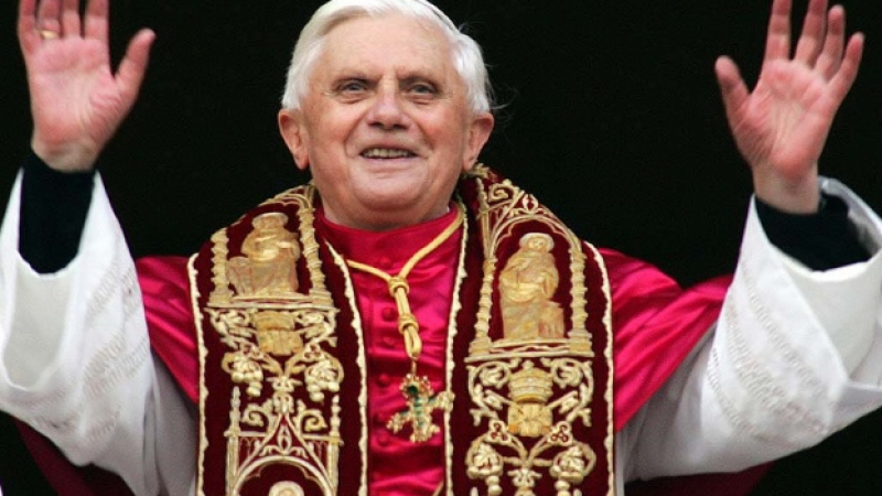Бенедикт XVI остава почетен папа