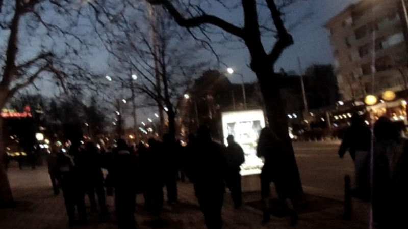 БЛИЦ TV: Протестиращите викат срещу &quot;партийния секретар Огнян Минчев&quot; и Огнян Донев!