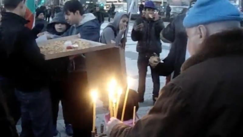 БЛИЦ TV: Полицаите отказаха “протестната пица”