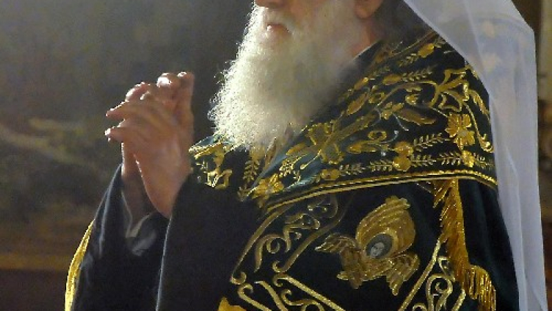 Патриарх Неофит ще отслужи молебен за помирение