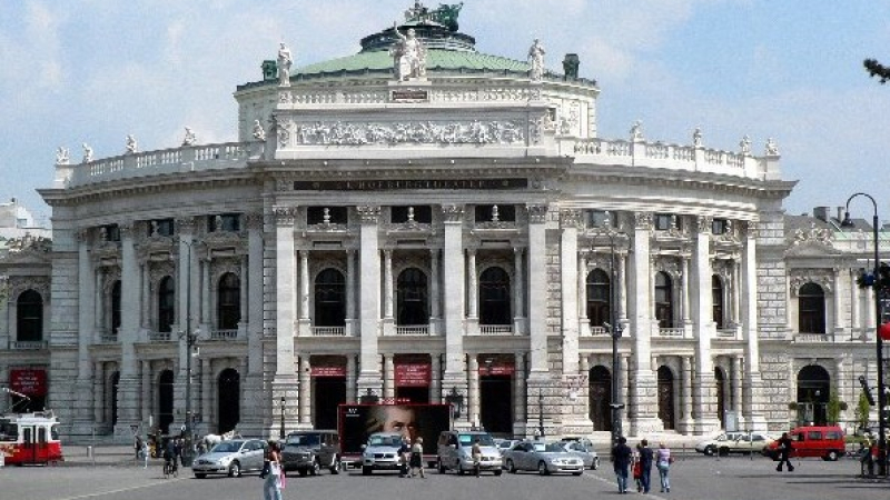 Виена посреща Плевнелиев с протест