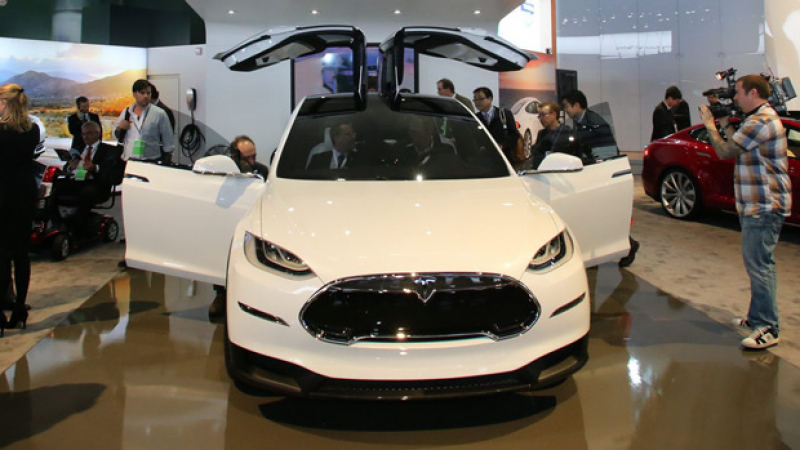 Tesla отлага старта на елекрическия джип