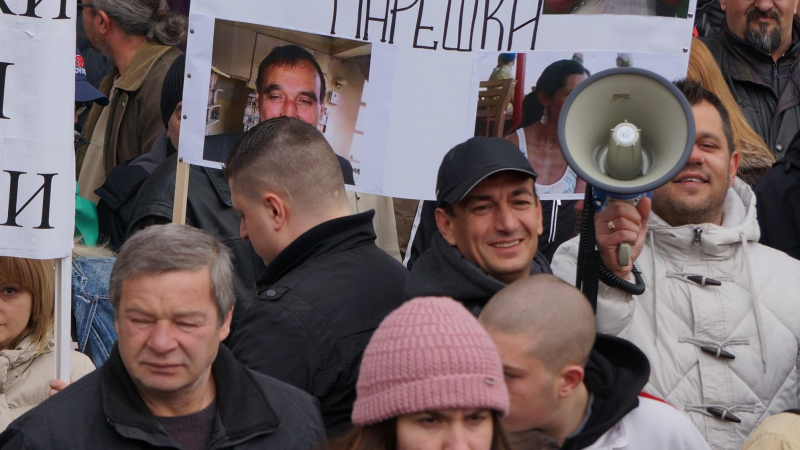 Протестиращите във Варна блокираха движението по бул. „Княз Борис I”