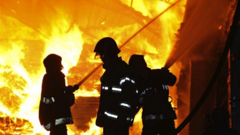 Пожар изпепели сграда във Видин