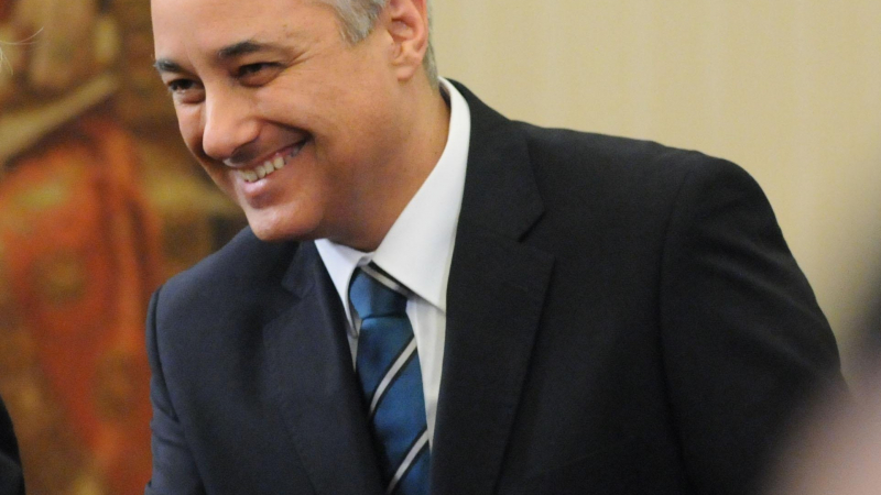 Премиерът покани Михаил Константинов в Изборния борд
