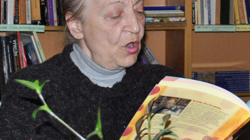 Писателката Величка Настрадинова на 77 г.: Майка ми наричаше Мария миндер кокона, а мен – калдъръм кокона 