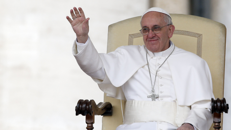 Папа Франциск събра рекордните 5 млн. почитатели в Туитър