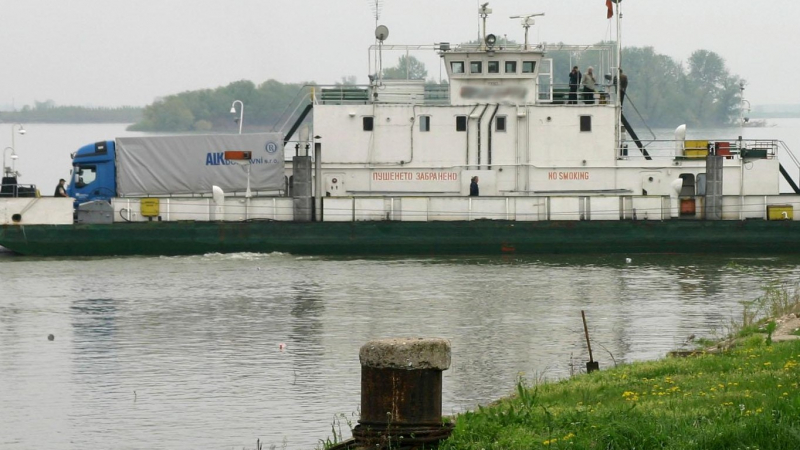 Фериботът Свищов-Зимнич ще замести Дунав мост за кратко