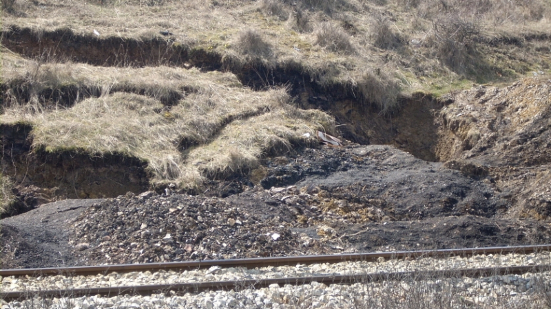 Перничанин пострада при незаконен добив на въглища