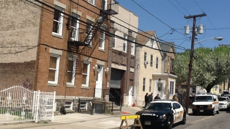 Полиция блокира дома на сестрата на атентаторите от Бостън