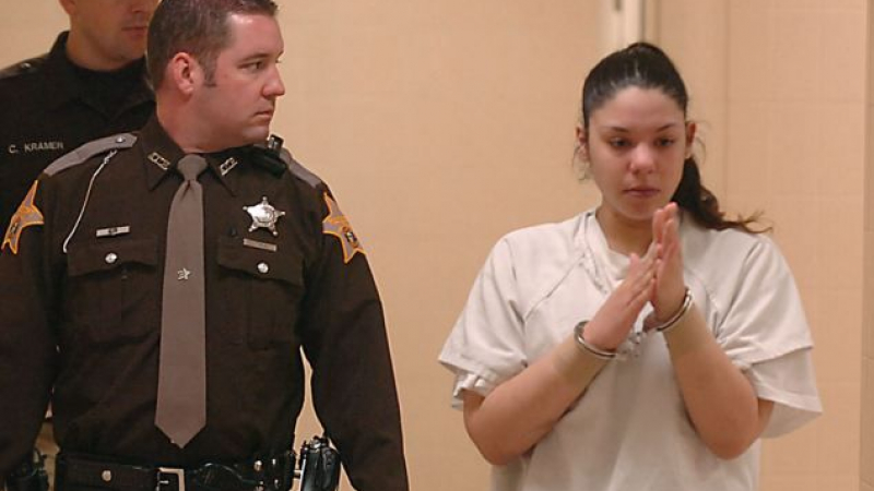 Семейство психопати: Дъщерята на единия от поробителите на жените в Кливланд заклала собственото си бебе