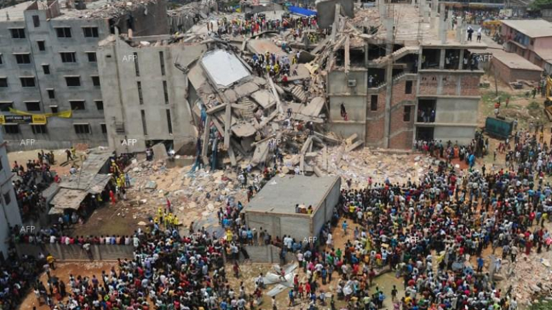 Загиналите под сградата в Бангладеш вече са 912