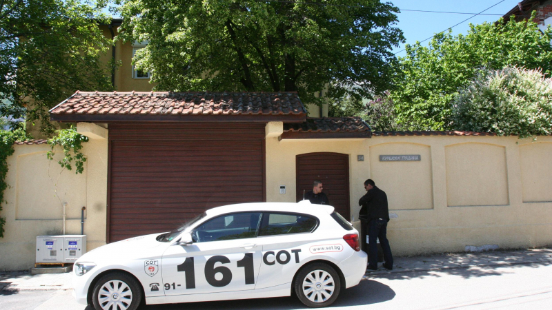 Три дни арест за нападателя в дома на Иван Костов
