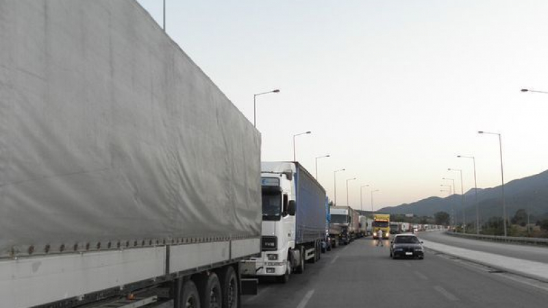 Румънците готвят пълна пътна блокада от полунощ