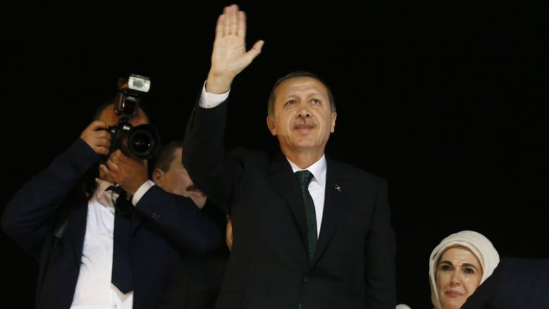 Призоваха турския премиер да чупи ръце