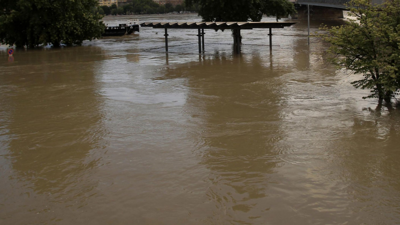 Потоп и в Китай, 15 са издавени