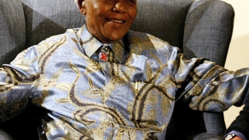 Южна Африка се моли за живота на Нелсън Мандела