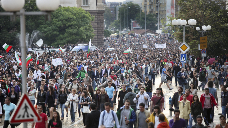 БЛИЦ TV: 15 хиляди блокираха центъра на София 