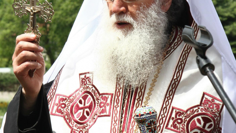 Патриархът зове протестиращите за мир
