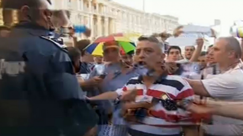 БЛИЦ TV: Вижте как арестуваха провокаторите на протеста