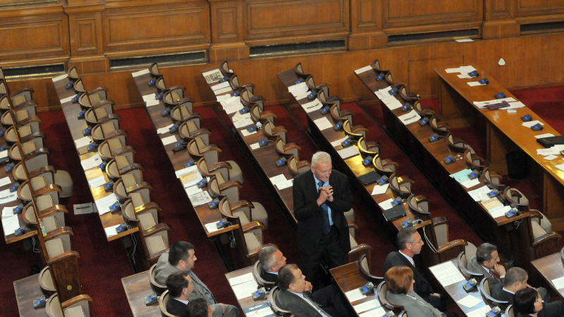 Парламентът отмени единодушно избора на Пеевски за шеф на ДАНС