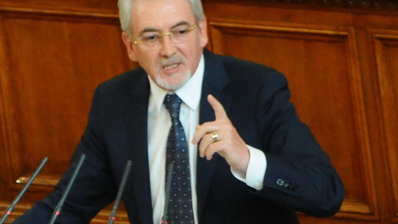 Лютви Местан към президента: С дискусия ли бяха назначени шефовете на НСО и НРС 