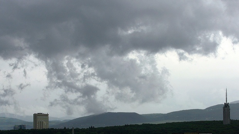Без рекорди за жега днес, над София надвисва буря