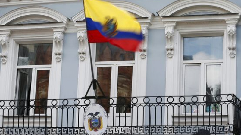 Еквадор предава къртицата в ЦРУ заради банани? 