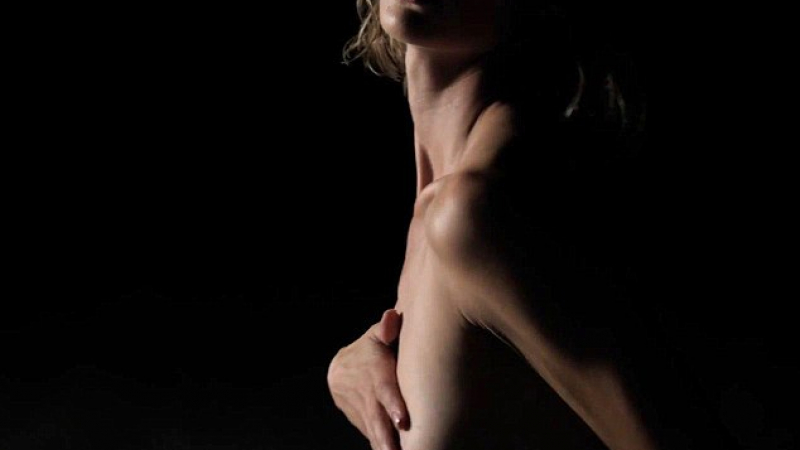 Забраниха клип на Джъстин Тимбърлейк заради голи гърди (СНИМКИ/ВИДЕО)