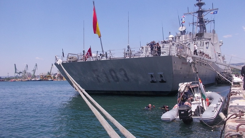 Кораби на НАТО дойдоха във Варна за учение (СНИМКИ)