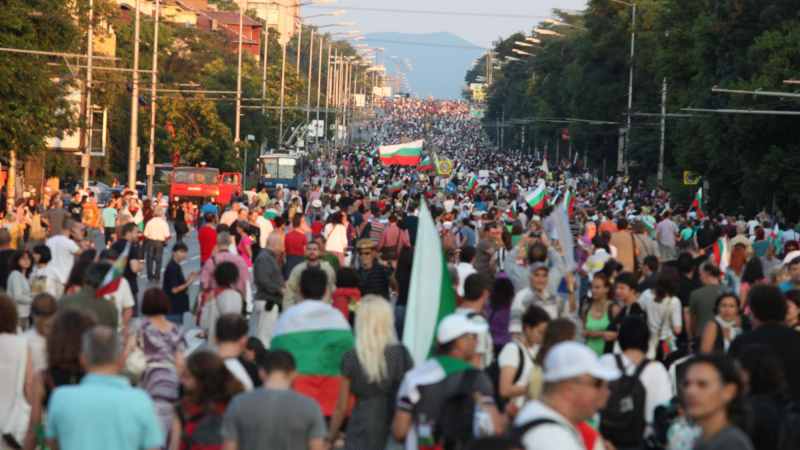 БНР: Над 30 000 били протестиращите снощи по &quot;Цариградско шосе&quot;