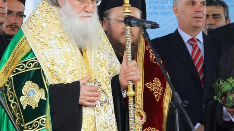 Новината за смъртта на Кирил завари патриарх Неофит на път за Русе