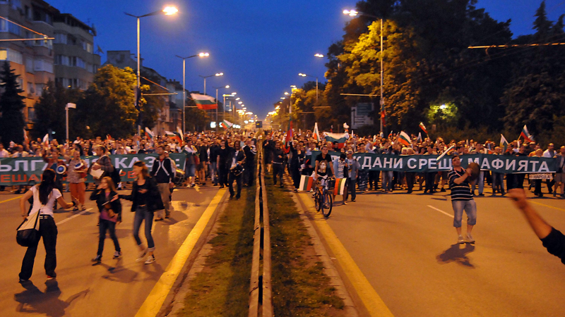 България на кантар за протестите и кабинета &quot;Орешарски&quot;